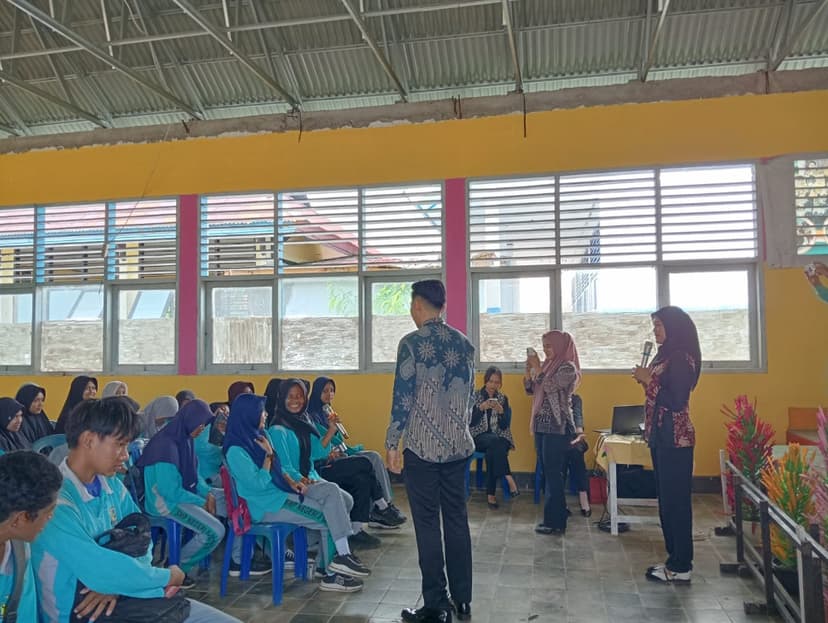 Kejari Buton Gelar Jaksa Masuk Sekolah di SMPN 8, Edukasi Remaja Agar Tak Terjerat Hukum