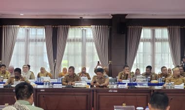 Hadiri RUPS-LB, Pj Bupati Buton Harap BPR Bahteramas Terus Berkembang Dukung Perekonomian Kabupaten Buton