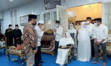 Bupati Buton Hadiri Takziah Malam ke-7 Wali Kota Baubau AS Tamrin