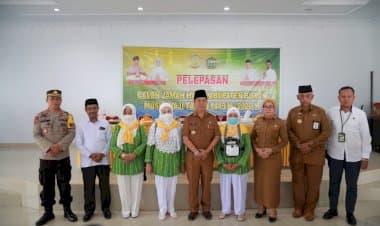 Lepas Keberangkatan 3 Jamaah Calon Haji, Ini Pesan Bupati Buton La Bakry