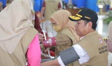 Gelar Baksos Kepulauan, IDI Cabang Buton Lakukan Pemeriksaan dan Pengobatan Gratis