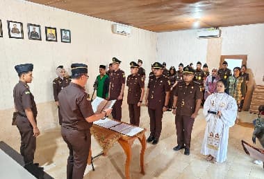 Kejari Buton Lantik Empat Pejabat Utama, Tegaskan Integritas dan Profesionalisme