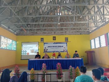 Kejaksaan Negeri (Kejari) Buton melalui Bidang Intelijen kembali melaksanakan program rutin Jaksa Masuk Sekolah (JMS). Kali ini, kegiatan dipusatkan di SMPN 8 Buton, Kabupaten Buton, Sulawesi Tenggara, pada Jumat, 17 April 2026 pukul 09.00 WITA. (Foto: Adli Bachmi - TakawaID)