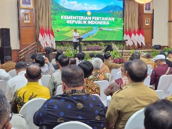 Bupati Buton Alvin Akawijaya Putra, S.H., menghadiri Rapat Koordinasi Nasional (Rakornas) Antisipasi Musim Kemarau 2026 yang diselenggarakan oleh Kementerian Pertanian Republik Indonesia (Kementan RI) di Jakarta, Senin (20/04/2026). (Foto: TMPB)