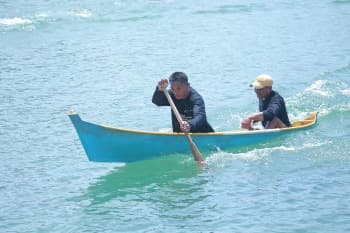 Peserta Festival  Transportasi Tradisional Pulau Buton(Koli-koli) di Teluk Barangka, Kecamatan Kapontori, Kabupaten Buton, Sulawesi Tenggara , Sabtu (18/04/2026). ( Foto : Iwan Darwin - Agung /Kominfo)