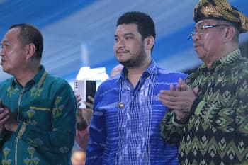 Hadiri Pembukaan HUT Sultra di Kendari, Bupati Buton Dorong Kolaborasi dan Penguatan Ekonomi Daerah