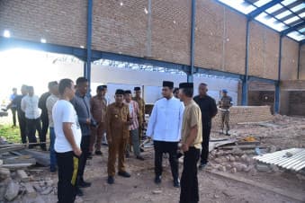 Bupati Buton Minta Dinas Terkait Siapkan Justifikasi Teknik untuk Pembenahan Pasar Kuraa