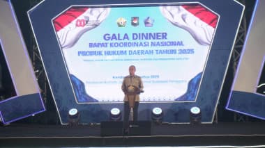 Bupati Buton Hadiri Gala Dinner Rakornas Produk Hukum Daerah di Kendari