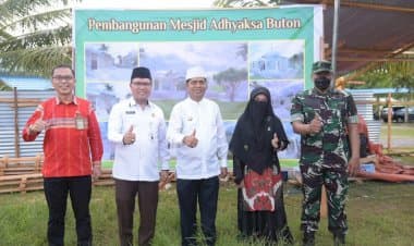 Letakkan Batu Pertama Pembangunan Masjid Adhyaksa Kejaksaan Buton, Ini Harapan Bupati
