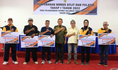 Pemkab Buton Salurkan Bonus Atlit dan Pelatih Porprov XIV Sultra, Berikut Rincian Jumlahnya