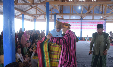 Resmikan Galampa Wabula, Pj Bupati Buton Terima Gelar Kehormatan Adat sebagai Bhasarapu