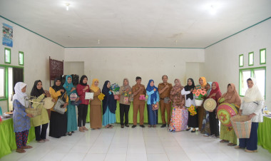 Dekranasda Buton Apresiasi Karya Pengrajin Desa Winning Daur Ulang Sampah