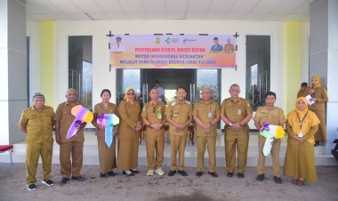 Pj Bupati Buton Serahkan 46 Unit Sepeda Motor Operasional Kesehatan
