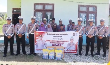 Jelang HUT Lantas, Polres Buton Gelar Baksos dan Bansos ke Warga Kurang Mampu