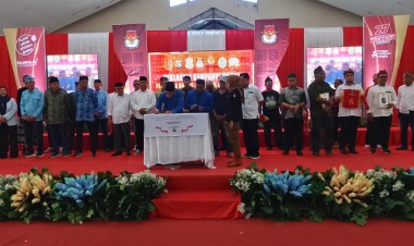 Enam Pasangan Calon Bupati dan Wakil Bupati Buton Deklarasikan Kampanye Damai