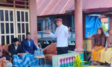 Tatap Muka dengan Tokoh Masyarakat Wabula, Basiran Paparkan Manfaat Kartu Nelayan, Petani, dan UMKM