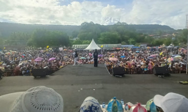 Bakry-Wawan Gelar Kampanye Akbar, Ribuan Masa Hadir di Lapangan Banabungi