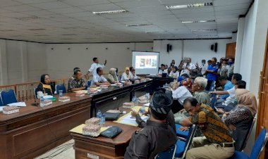 Ketua DPRD Buton Terima Audiensi Forum Guru Honorer K2