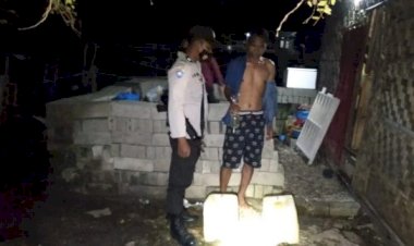Operasi Pekat di Siompu, Polisi Sita Dua Jerigen Arak
