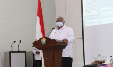 Gubernur Sultra Naikkan Gaji Honorer K-2 Pemprov dan Perjuangkan Diangkat Jadi ASN