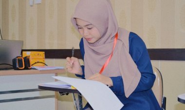 Lulus Predikat Cumlaude dari Unhas, Nurul Zashkiah Raih IPK 3,95
