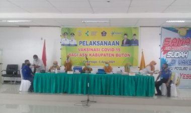 Ratusan ASN di Buton Jalani Vaksinasi Massal di Takawa