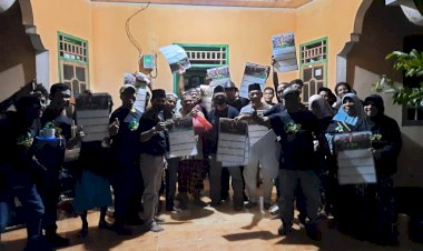 Ramadhan Berbagi, Ketua ASR Buton Bagikan Sembako