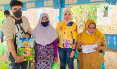 Alumni SMAN 1 Baubau Angkatan 2005 Bagi Sembako, Sentuh Warga Kurang Mampu