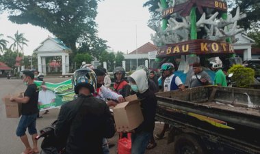 Jelang Idul Fitri, Kader Gerindra dan Relawan ASR Baubau Berbagi Sembako