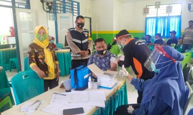 Dukung Program Nasional, Pemdes Waoleona Gelar Vaksinasi Covid-19