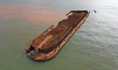 Insiden Kapal Tongkang Nikel Terdampar di Konawe, Erwin Usman Minta Kementerian LHK dan BLH Sultra Lakukan Investigasi