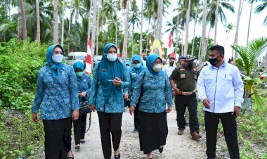 Tiba di Buton, Tim Supervisi PKK Sultra Berkunjung ke Pantai Lahonduru