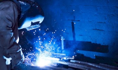 Kurangi Pengangguran, Pemdes Koholimombono Fasilitasi Generasi Muda dengan Pelatihan dan Peralatan Pengelasan