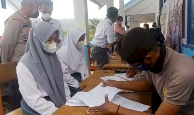 Gerai Vaksin Keliling Polres Buton Kini Sasar Pelajar di Lasalimu