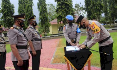 Kapolsek Sampuabalo dan Kasat Samapta Polres Buton Berganti