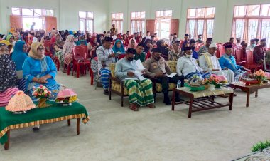 Peringati Maulid Nabi, Camat dan Kapolsek Wabula Ajak Masyarakat Jaga Silaturahmi