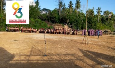 Warga Desa Kamelanta Gelar Upacara Hari Sumpah Pemuda ke-93