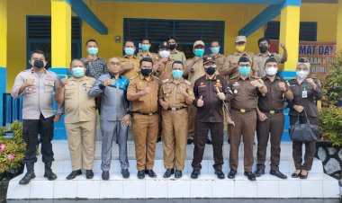 Sambut Kunjungan Kerja Kajari Buton, Camat Wabula: Selamat Datang di Kampung Tenun