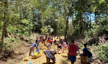 Pembangunan Jalan Pemukiman Desa Mantowu Rampung