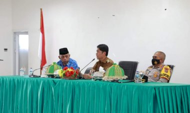 Bupati Buton Perintahkan Camat, Lurah dan Kades Proaktif Tingkatkan Capaian Vaksinasi