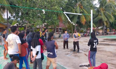 Percepat Vaksinasi Covid-19, Kades Wabula I Bersama Bhabinkamtibmas Gelar Sosialisasi ke Pemuda