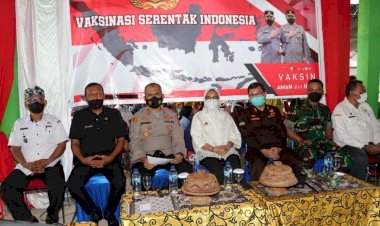 Ratusan Masyarakat Padati Baruga Pasarwajo Ikut Vaksinasi Presisi Polres Buton