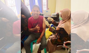 Membaca Fenomena Membludaknya Masyarakat yang Ingin Divaksin