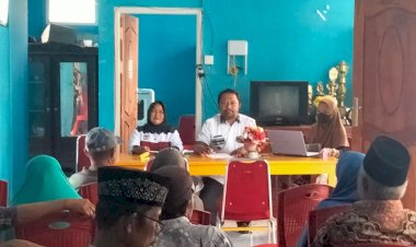 Jelang Lebaran, Pemdes Kondowa Bagikan Insentif Kelembagaan Desa