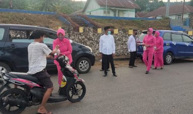Sat Reskrim Polres Buton Bagikan Ratusan Takjil Gratis