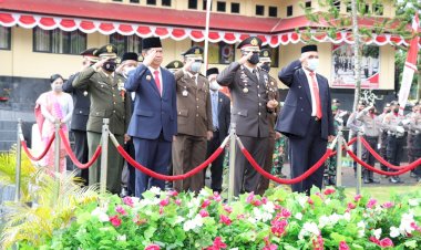 Bupati Buton Hadiri Upacara dan Syukuran HUT Bhayangkara ke-76