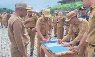 Disiplinkan ASN, Pj Bupati Buton Buat Pakta Integritas dengan Kepala OPD