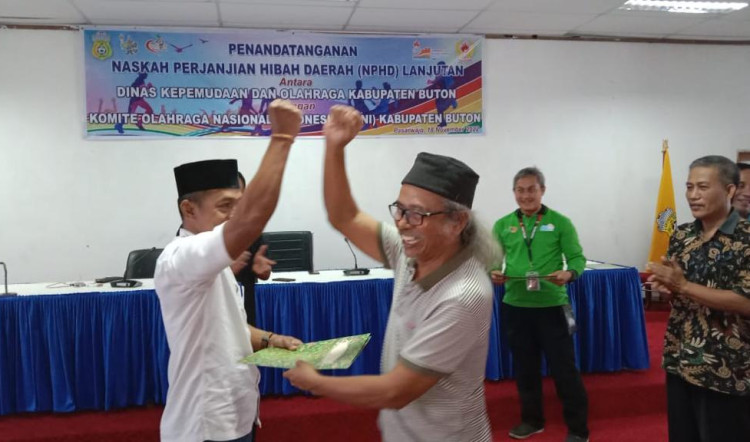 Naskah Perjanjian Hibah Dana Lanjutan Antara Dispora dan KONI Buton Resmi Diteken