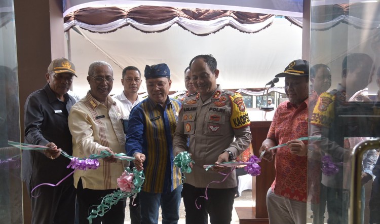 Sekda Hadiri Peresmian Kantor Pelayanan Hukum Polres Buton