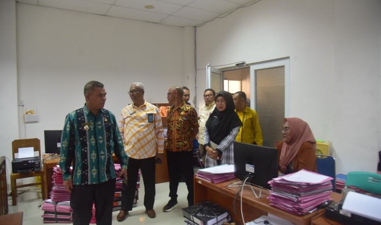 Pastikan Pelayanan Publik, Pj Bupati Buton Sidak OPD